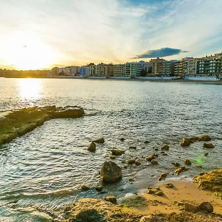 Homely El Paseo Apartment